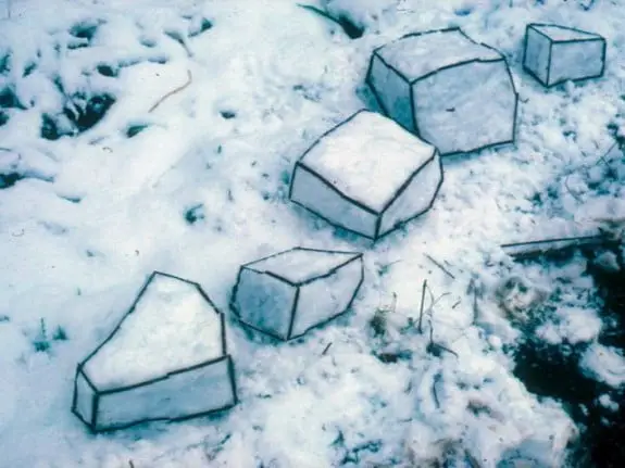 Andy Goldworthy Snow Sculpture 575x431 1