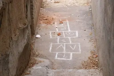Urban Streets, Thresholds & Edge Spaces